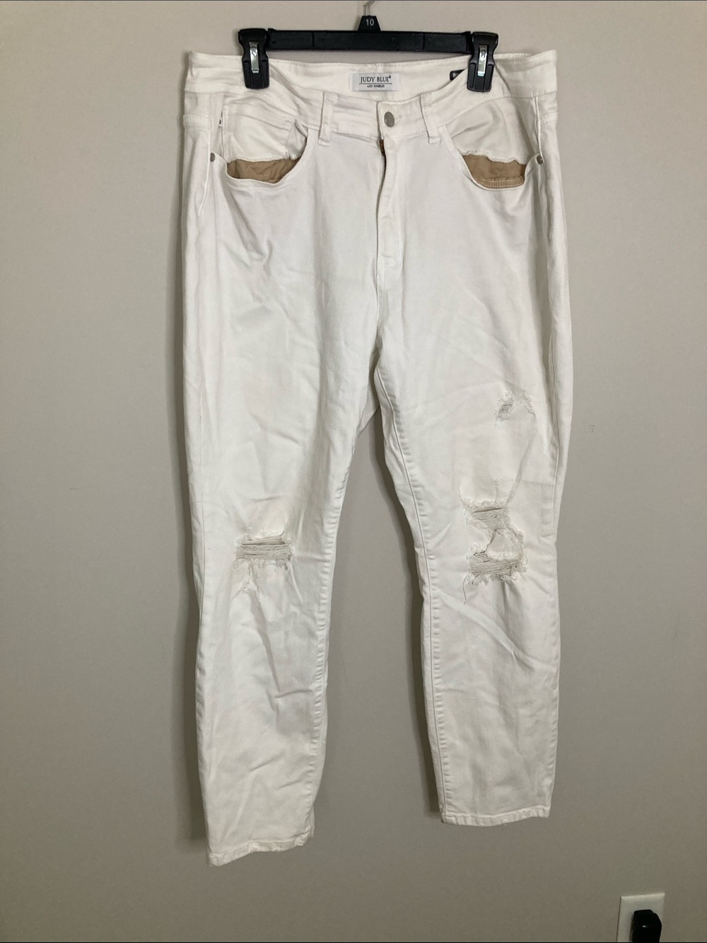 Judy Blue White Straight-Leg Distressed Jeans with Tan Pocket Lining